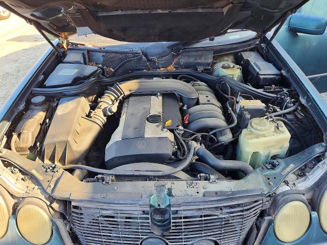 1996 MERCEDES-BENZ E 320