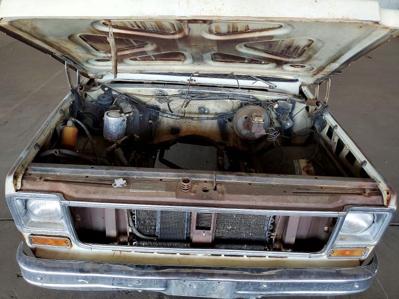 1973 CHEVROLET SUBURBAN