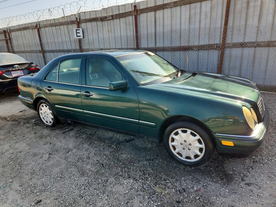1996 MERCEDES-BENZ E 320